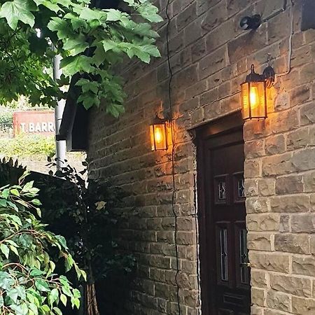 Lister Park Bradford Stylish 1Bed Coach House - Quiet & Tranquil Cottage & Parking ภายนอก รูปภาพ