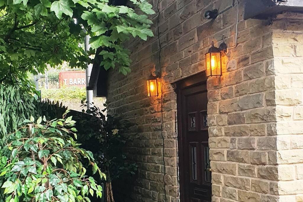 Lister Park Bradford Stylish 1Bed Coach House - Quiet & Tranquil Cottage & Parking ภายนอก รูปภาพ