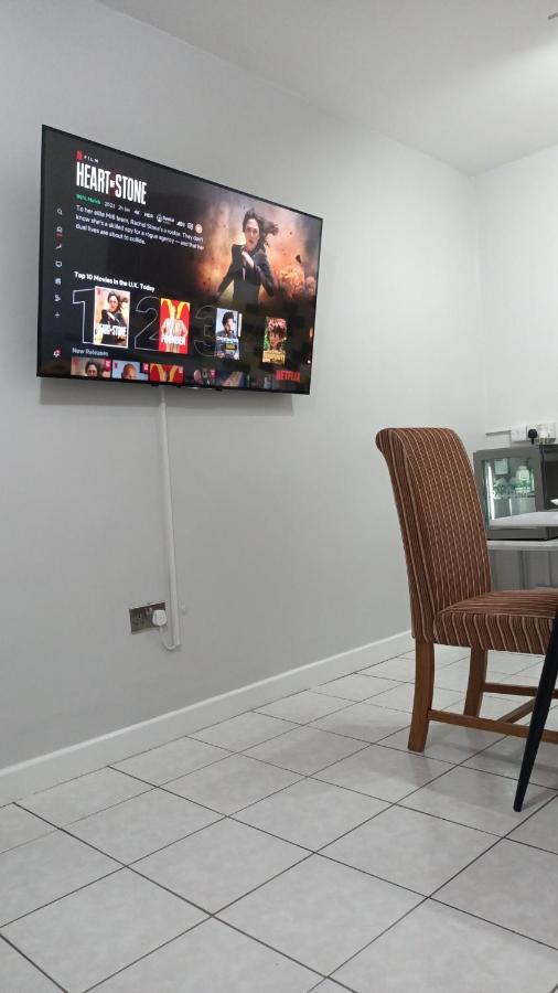 Lister Park Bradford Stylish 1Bed Coach House - Quiet & Tranquil Cottage & Parking ภายนอก รูปภาพ