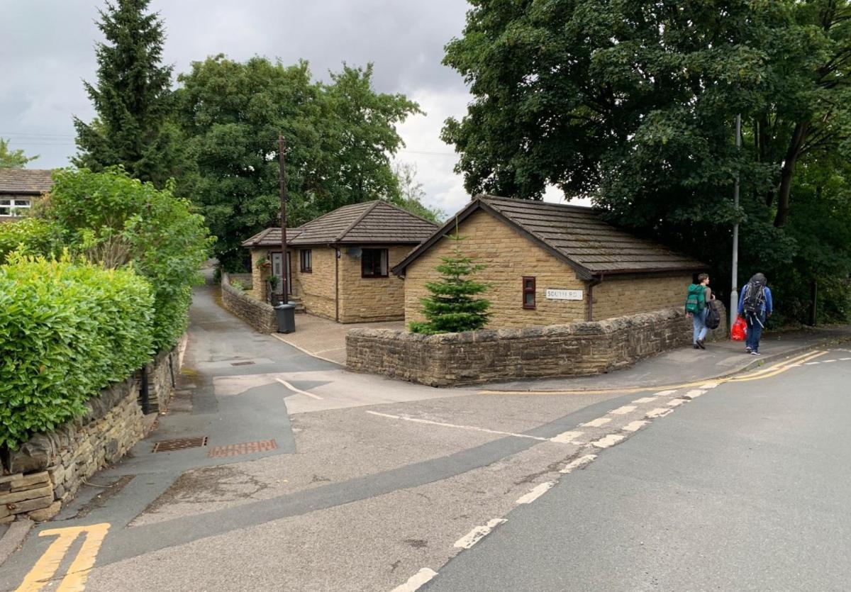 Lister Park Bradford Stylish 1Bed Coach House - Quiet & Tranquil Cottage & Parking ภายนอก รูปภาพ