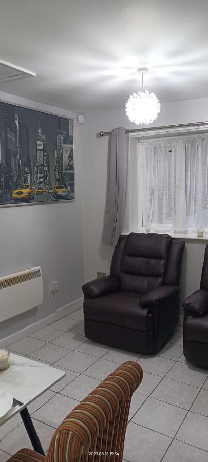 Lister Park Bradford Stylish 1Bed Coach House - Quiet & Tranquil Cottage & Parking ภายนอก รูปภาพ