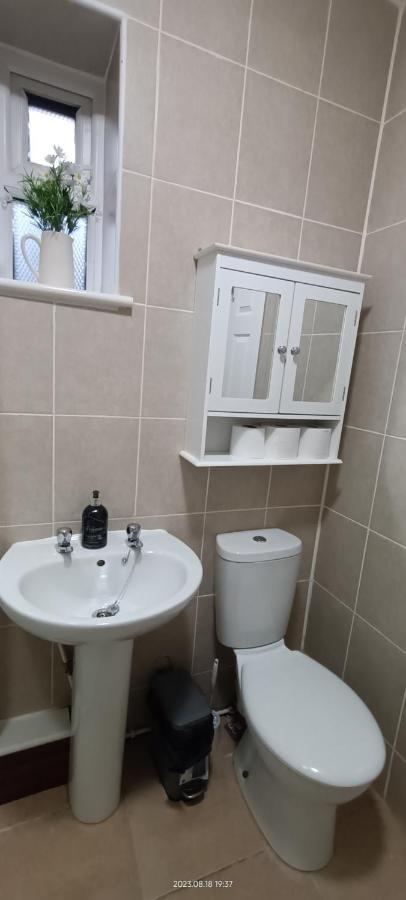 Lister Park Bradford Stylish 1Bed Coach House - Quiet & Tranquil Cottage & Parking ภายนอก รูปภาพ
