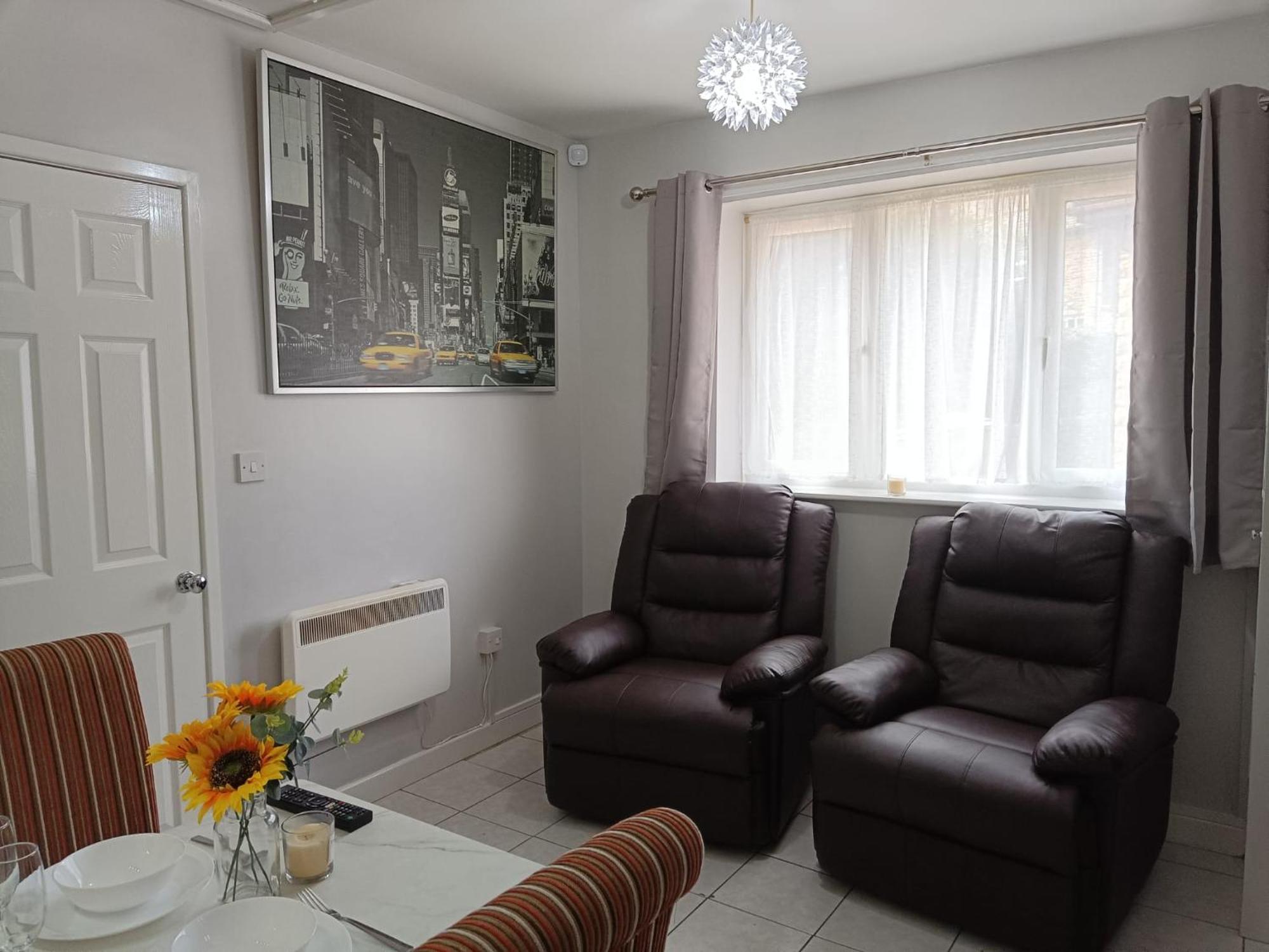 Lister Park Bradford Stylish 1Bed Coach House - Quiet & Tranquil Cottage & Parking ภายนอก รูปภาพ