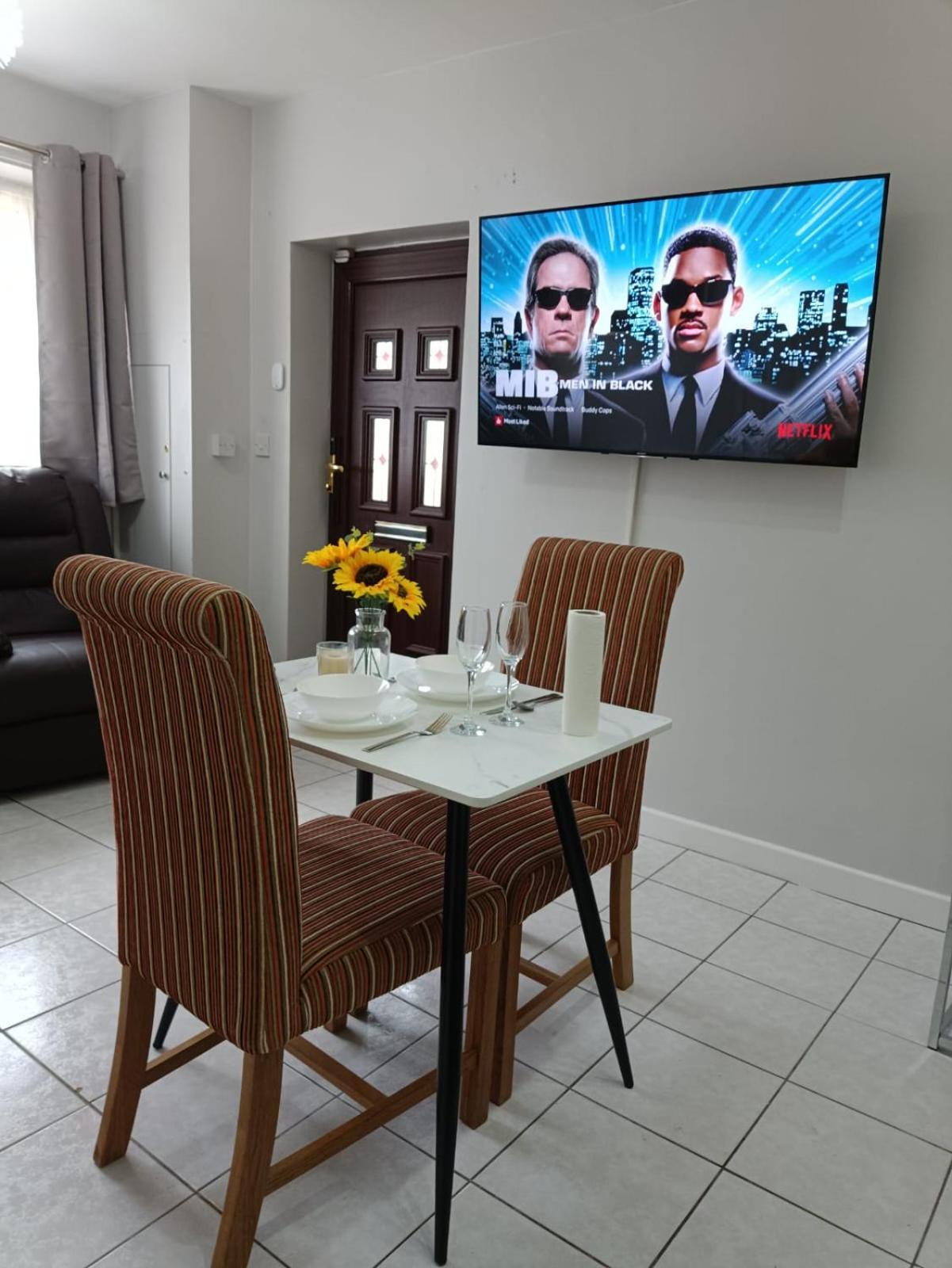 Lister Park Bradford Stylish 1Bed Coach House - Quiet & Tranquil Cottage & Parking ภายนอก รูปภาพ